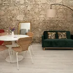 Pensión Four 4*