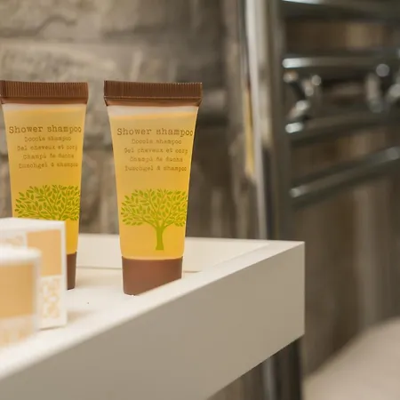 Four Casa de hóspedes 4*